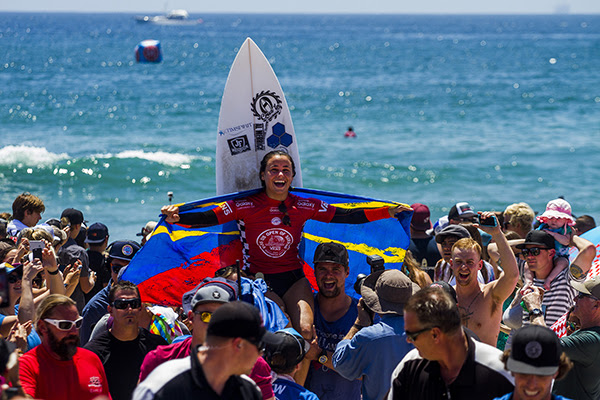 Johanne Defay (FRA) secured her maiden Championship Tour victory today at Huntington Beach. Image: WSL / Morris