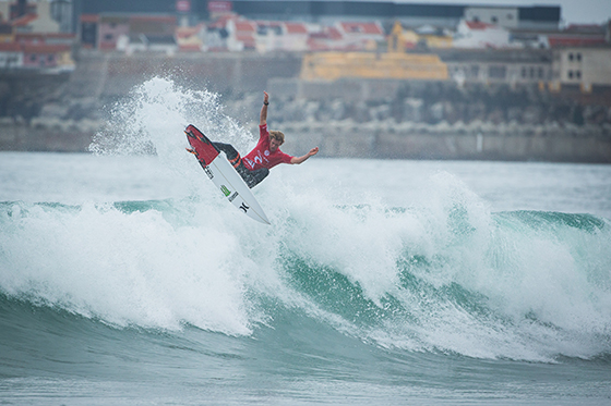 John John Florence (HAW) scored the day's biggest heat total with aerials. Image: WSL / Kirstin Scholtz