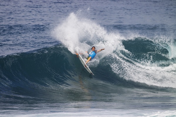 South Africa's Jordy Smith has been absent most of the season due to injury but made a big impact today at the Billabong Pipe Masters. Image: WSL / Kirstin